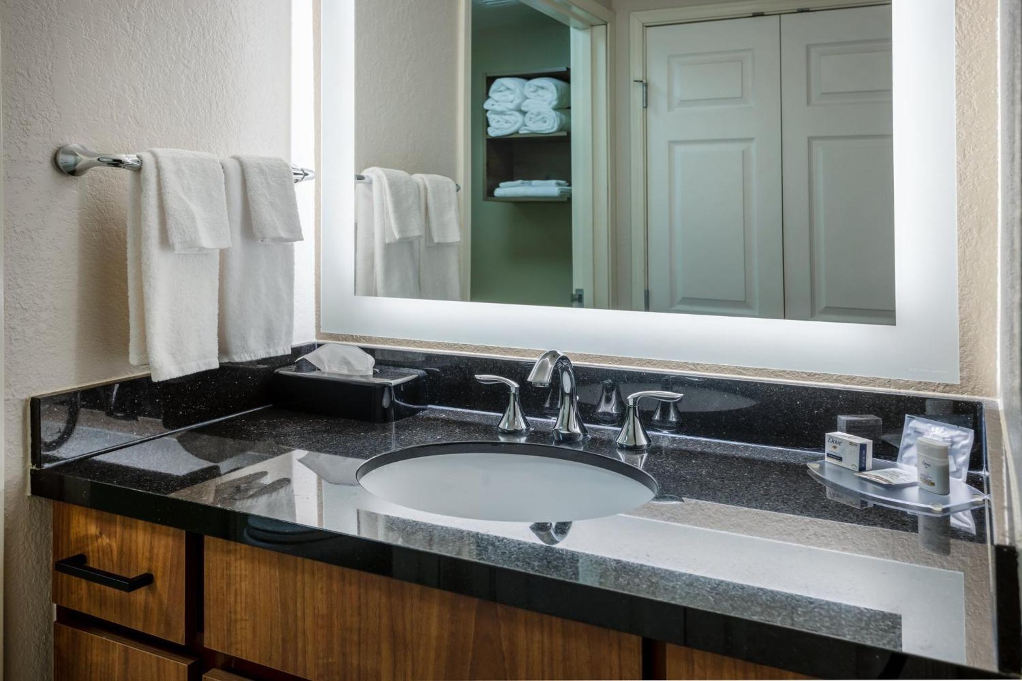 Staybridge East By Ihg 3*