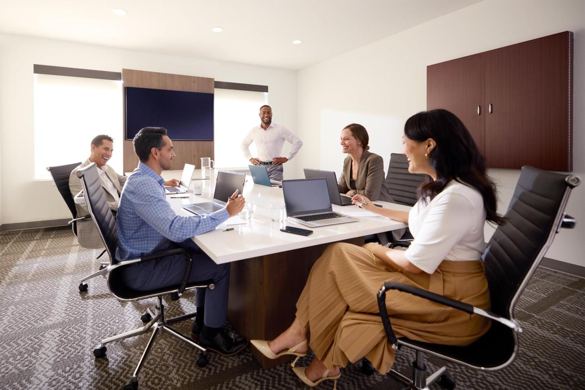 Staybridge East By Ihg Wilmington